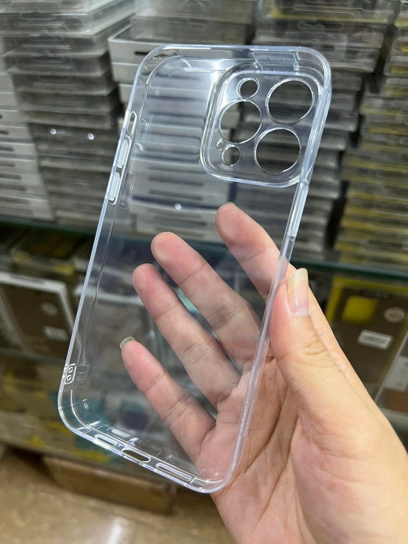 Ốp Lưng iPhone 14 Pro Max Silicon Dẻo Trong Suốt Hiệu Baseus được làm từ chất liệu Silicon tổng hợp cao cấp, chịu nhiệt và chịu lực cực tốt, mỏng hơn so với nhiều ốp lưng khác